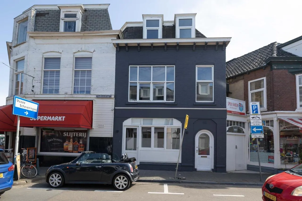 Modern Two Bedroom Apartment Close To The Beach Haag Holland